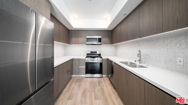 5153 Maplewood Avenue 107, Los Angeles, CA 90004