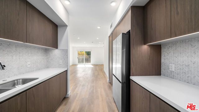 5153 Maplewood Avenue 107, Los Angeles, CA 90004