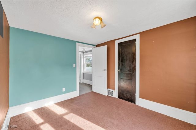 131 25th Street NW, Barberton, OH 44203