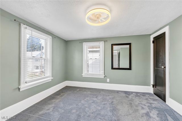 131 25th Street NW, Barberton, OH 44203