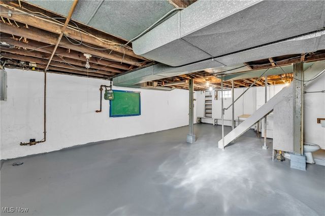 131 25th Street NW, Barberton, OH 44203