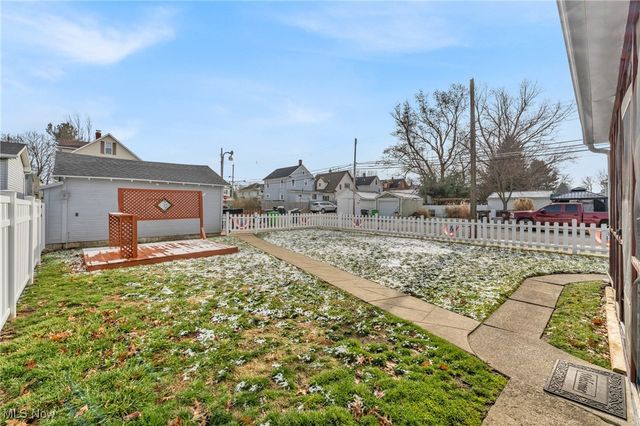 131 25th Street NW, Barberton, OH 44203