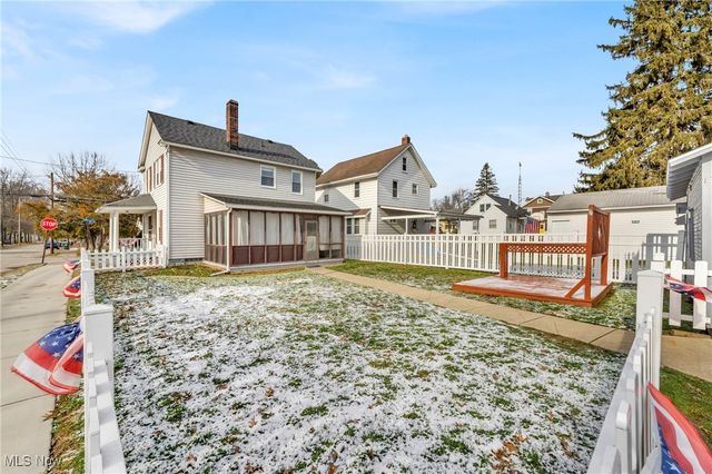 131 25th Street NW, Barberton, OH 44203