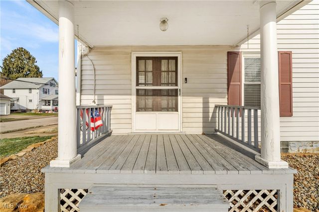 131 25th Street NW, Barberton, OH 44203