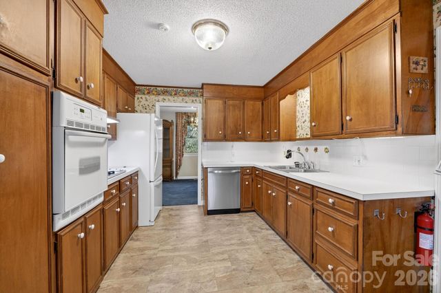 408 Spring Street NW, Lenoir, NC 28645