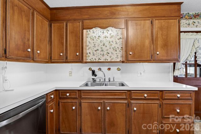 408 Spring Street NW, Lenoir, NC 28645