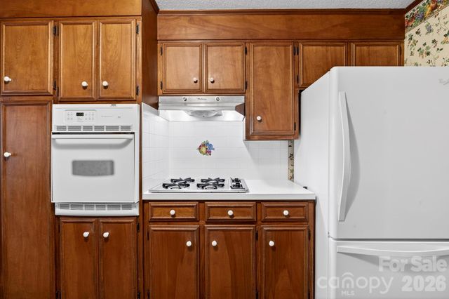 408 Spring Street NW, Lenoir, NC 28645