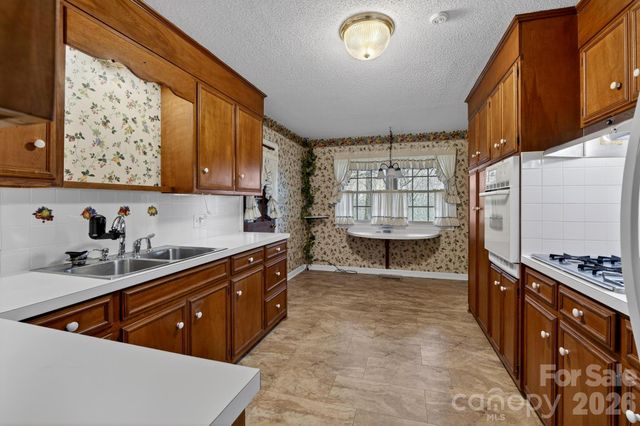 408 Spring Street NW, Lenoir, NC 28645