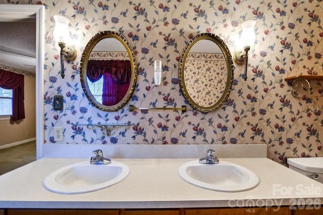 408 Spring Street NW, Lenoir, NC 28645