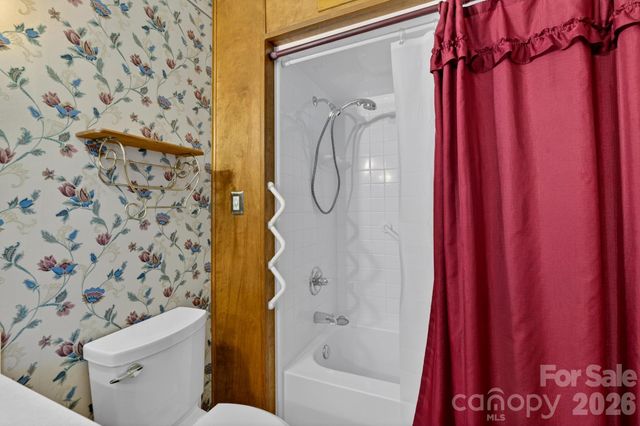 408 Spring Street NW, Lenoir, NC 28645