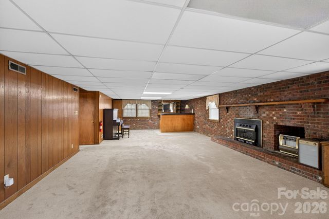 408 Spring Street NW, Lenoir, NC 28645