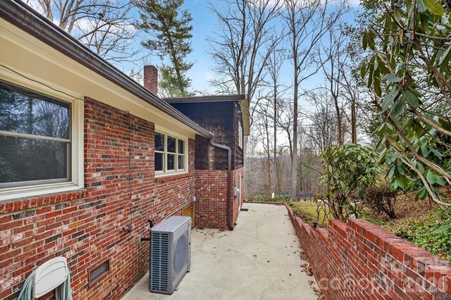 408 Spring Street NW, Lenoir, NC 28645