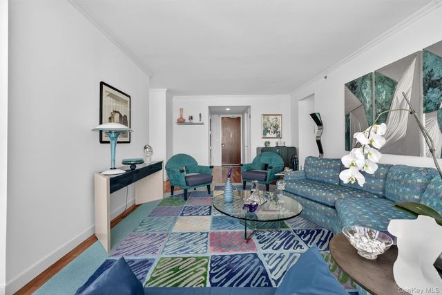 10 City Place PH3H, White Plains, NY 10601