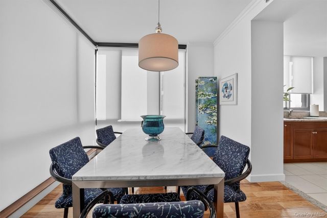 10 City Place PH3H, White Plains, NY 10601