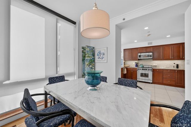 10 City Place PH3H, White Plains, NY 10601