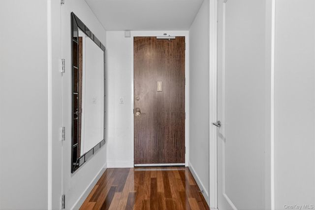 10 City Place PH3H, White Plains, NY 10601