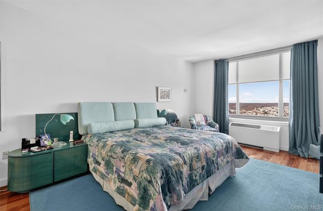 10 City Place PH3H, White Plains, NY 10601