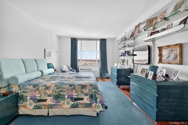 10 City Place PH3H, White Plains, NY 10601