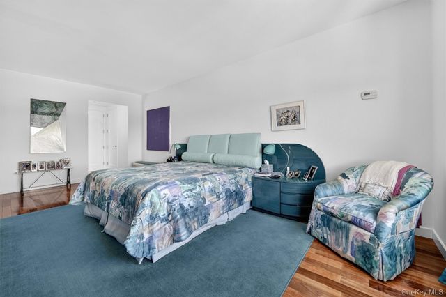 10 City Place PH3H, White Plains, NY 10601