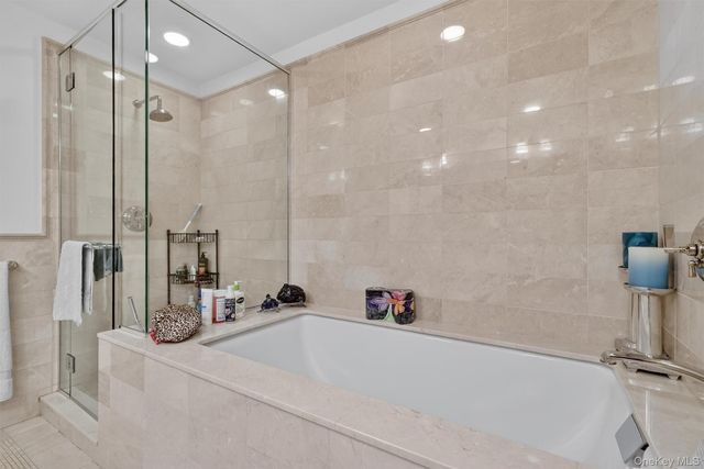 10 City Place PH3H, White Plains, NY 10601