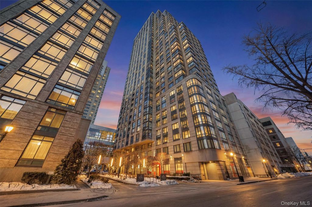 10 City Place PH3H, White Plains, NY 10601