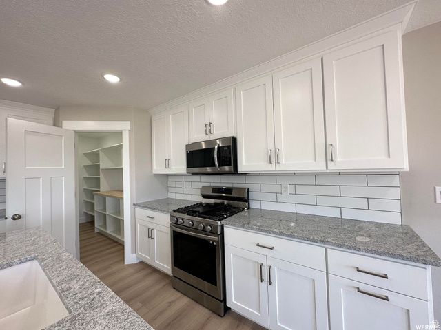 1171 W 2330 N, Helper, UT 84526