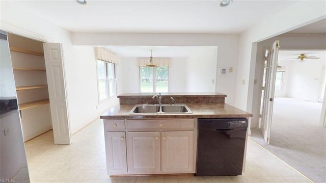 23 Boykin LN, Hampton, VA 23663