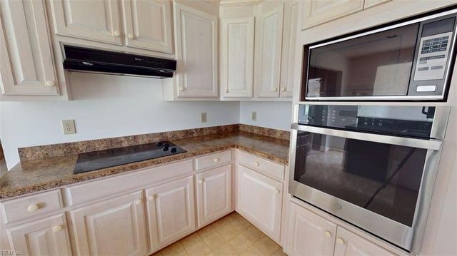 23 Boykin LN, Hampton, VA 23663