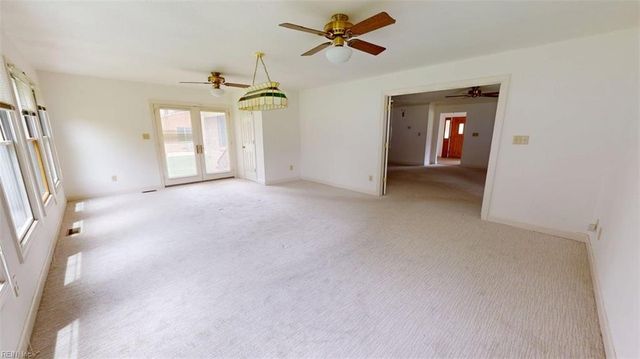 23 Boykin LN, Hampton, VA 23663