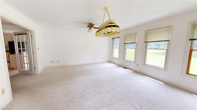 23 Boykin LN, Hampton, VA 23663