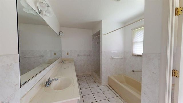 23 Boykin LN, Hampton, VA 23663