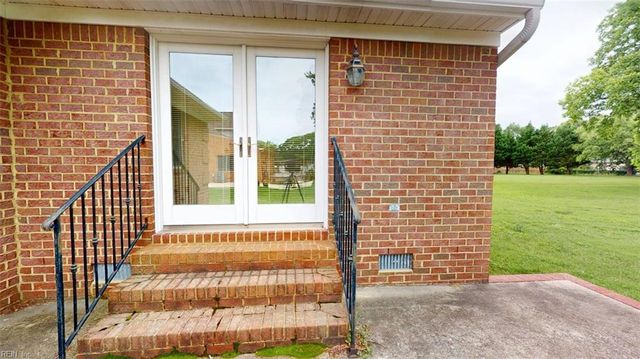 23 Boykin LN, Hampton, VA 23663