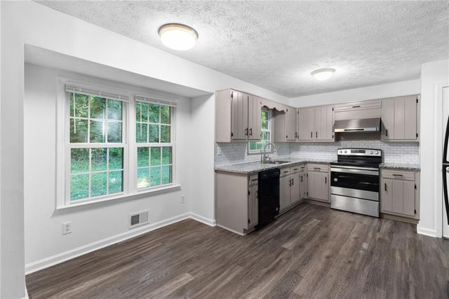 1285 Coronada Drive, Lawrenceville, GA 30043