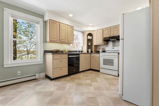 12 Broadway, Stoneham, MA 02180