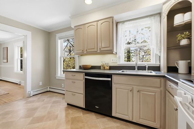 12 Broadway, Stoneham, MA 02180