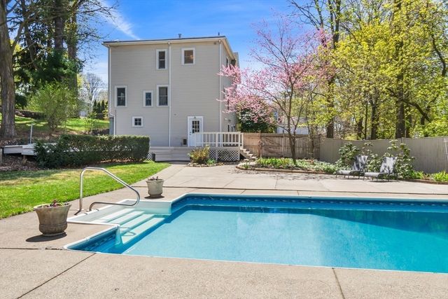12 Broadway, Stoneham, MA 02180