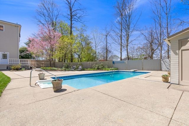 12 Broadway, Stoneham, MA 02180