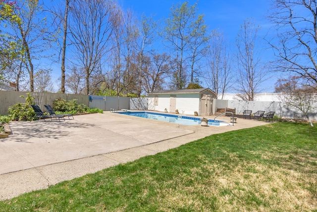12 Broadway, Stoneham, MA 02180