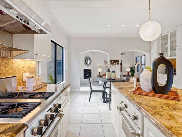 6 Woodridge Court, Redwood City, CA 94061