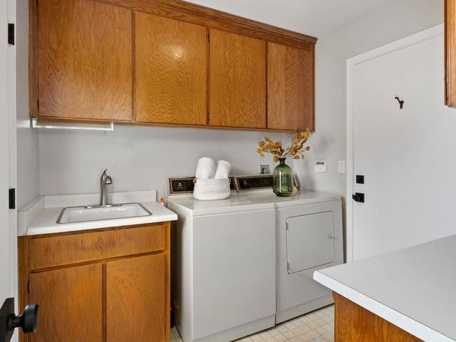 6 Woodridge Court, Redwood City, CA 94061