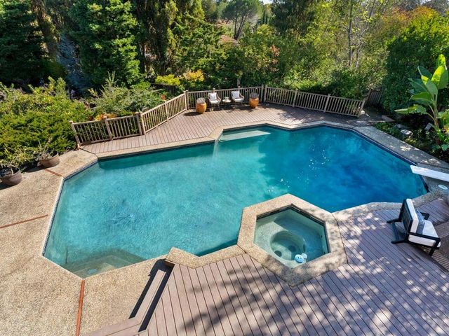 6 Woodridge Court, Redwood City, CA 94061