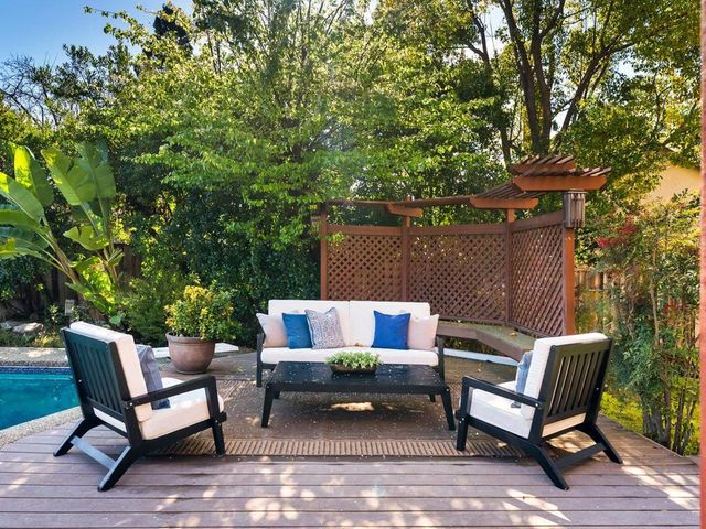 6 Woodridge Court, Redwood City, CA 94061