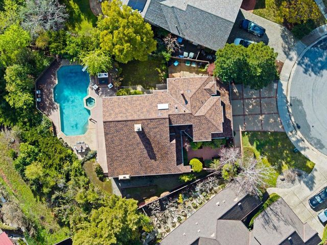 6 Woodridge Court, Redwood City, CA 94061