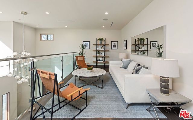 2408 Castle Heights Avenue, Los Angeles, CA 90034