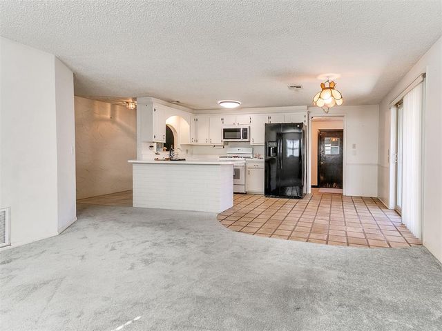 7601 NW 14th Street, Oklahoma City, OK 73127