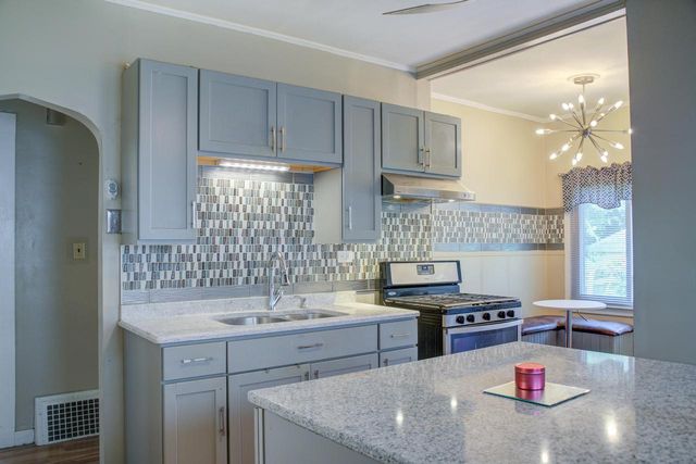 2640 N 48th STREET, Milwaukee, WI 53210