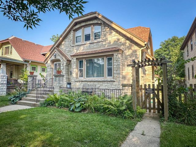 2640 N 48th STREET, Milwaukee, WI 53210