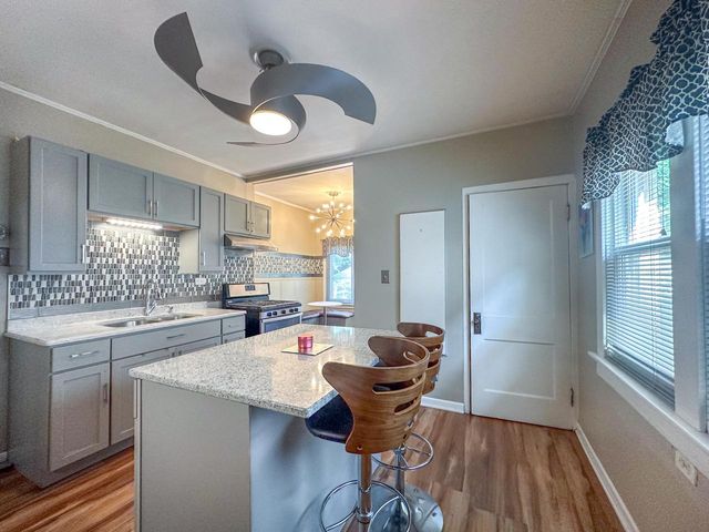 2640 N 48th STREET, Milwaukee, WI 53210