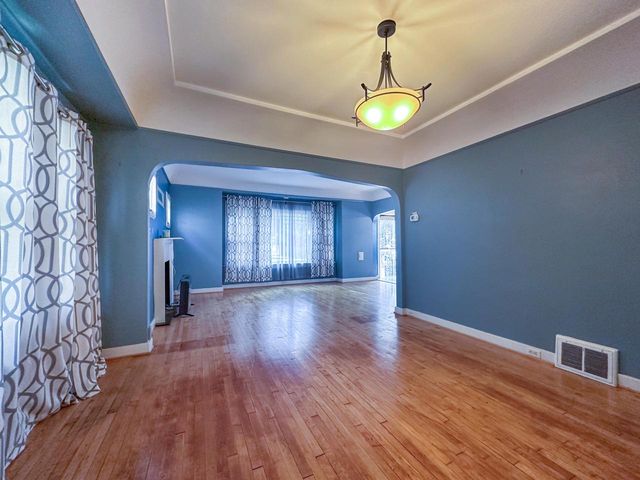 2640 N 48th STREET, Milwaukee, WI 53210