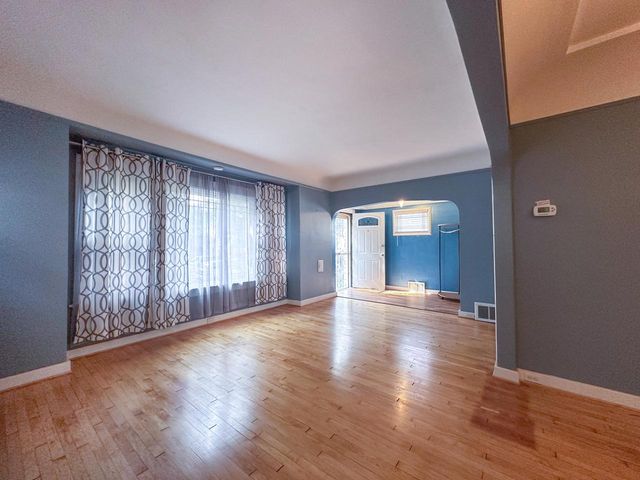 2640 N 48th STREET, Milwaukee, WI 53210